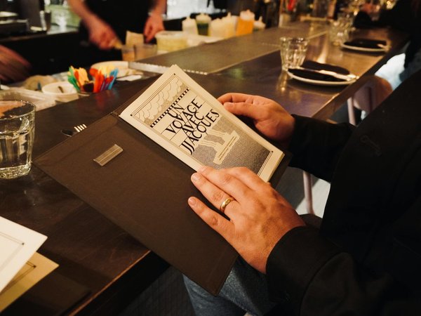 Discover the cutting-edge design trends transforming uk kitchens and bars